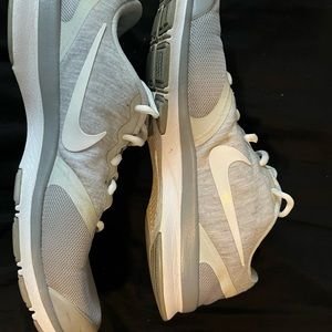 Women’s Nike sneakers